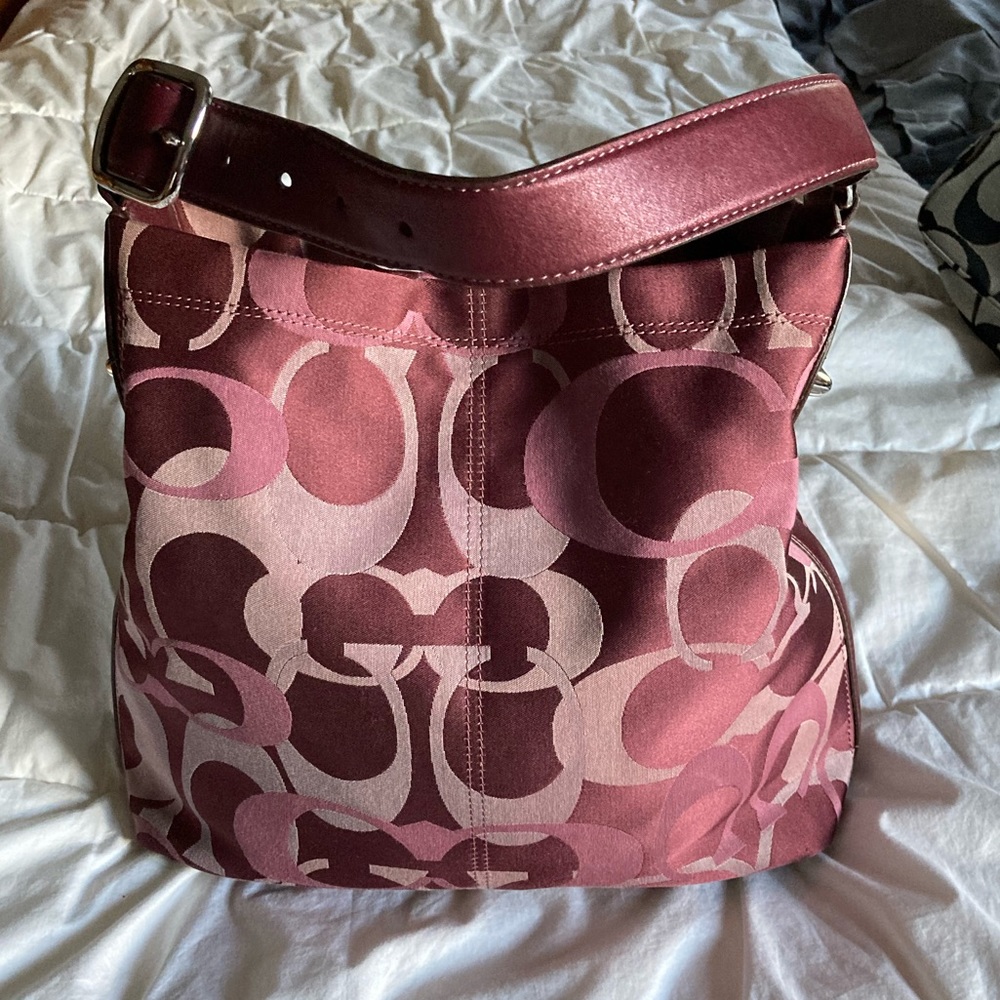Coach shoulder bag pink/maroon